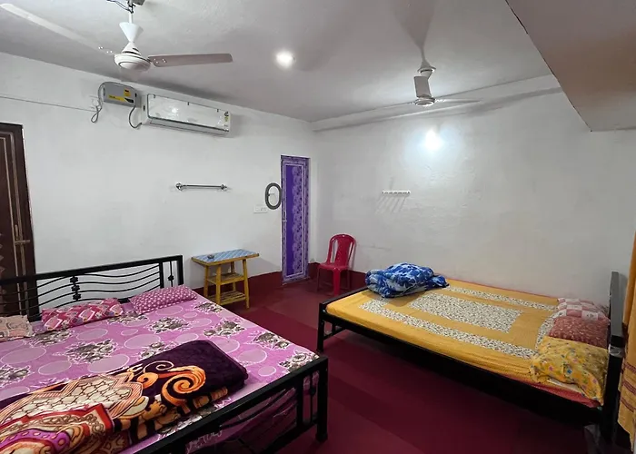 Shantiniketan Family Homestay