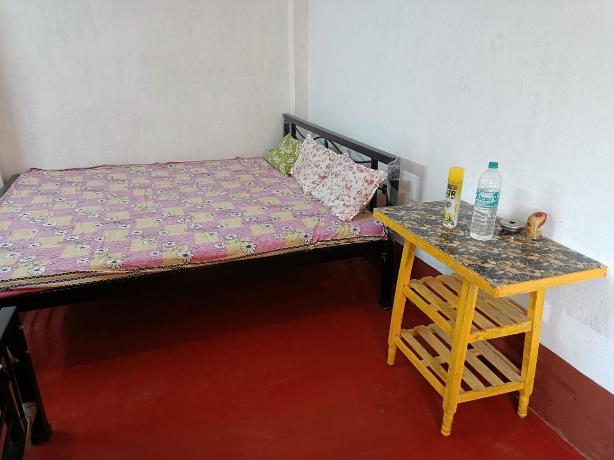 Homestay Shantiniketan Family *