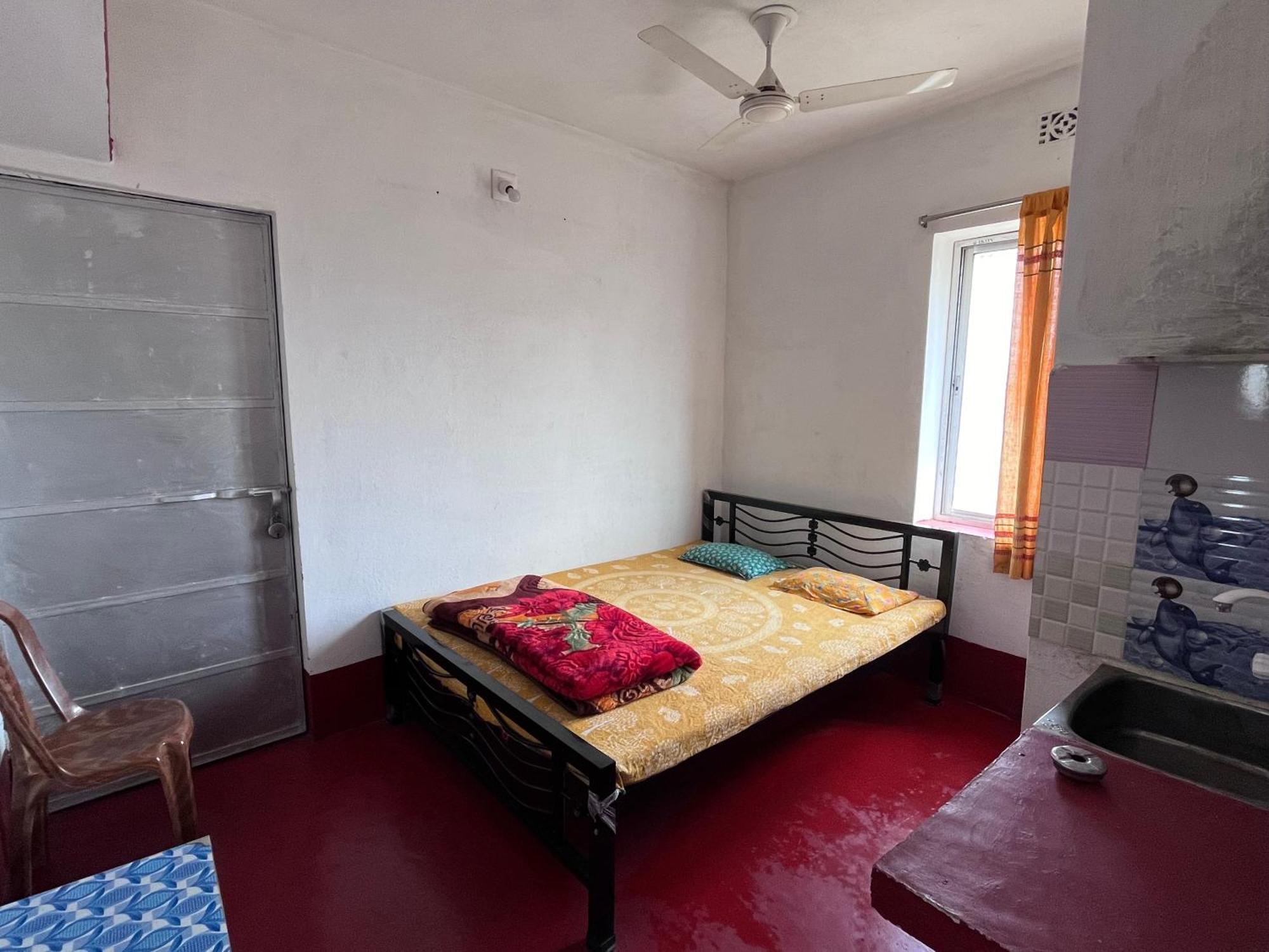 Shantiniketan Family Homestay *